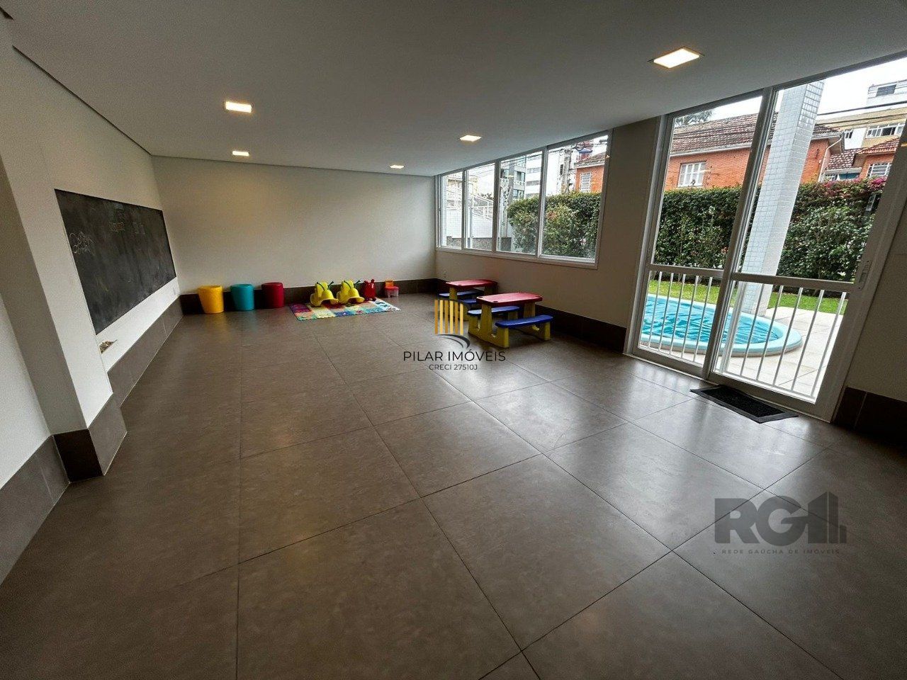 Apartamento com 3 suíte, churrasqueira, vaga de garagem, no bairro Menino Deus, Porto Alegre/RS