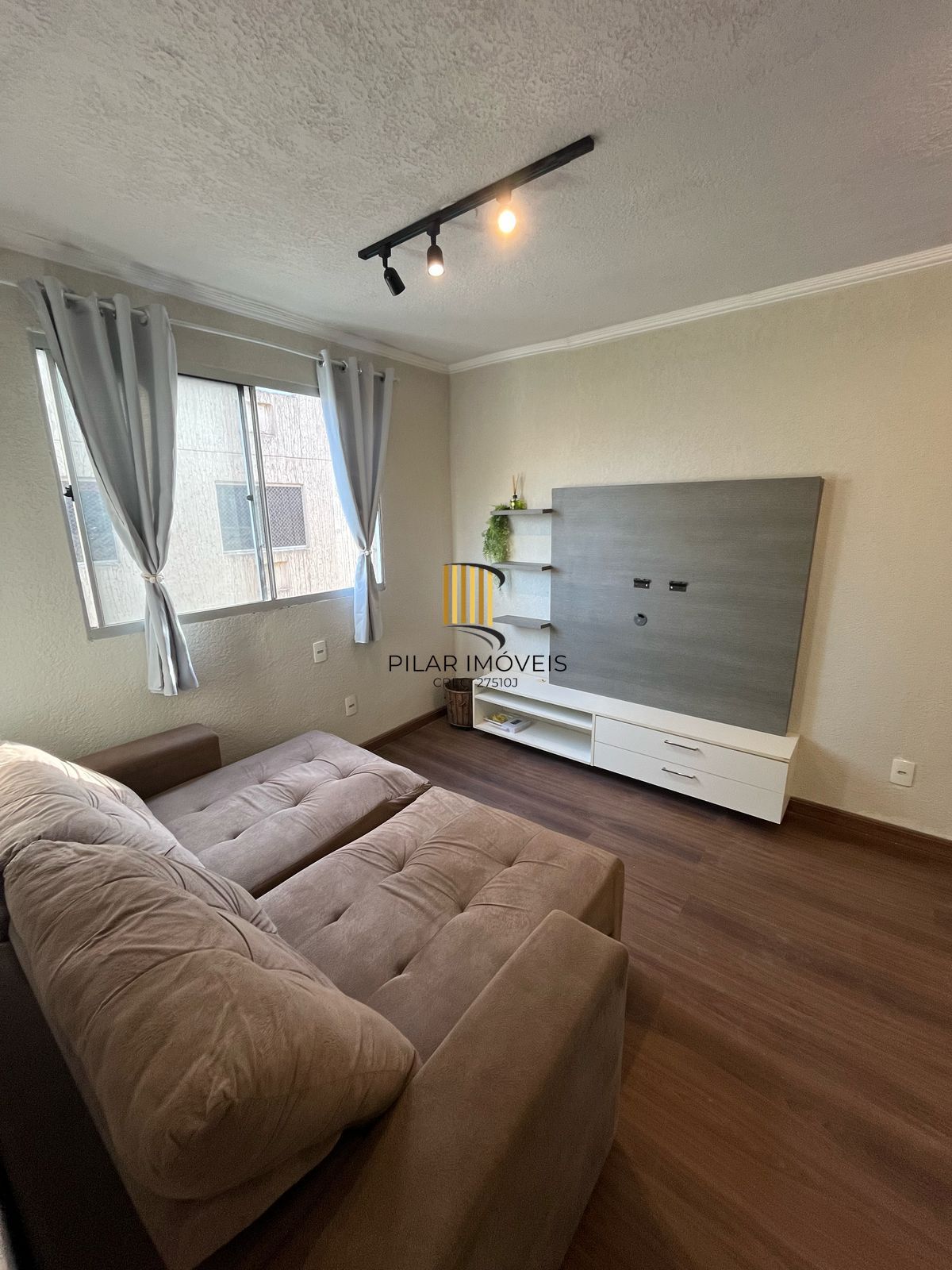 Apartamento com 02 quartos e 01 vaga no Bairro Sarandi