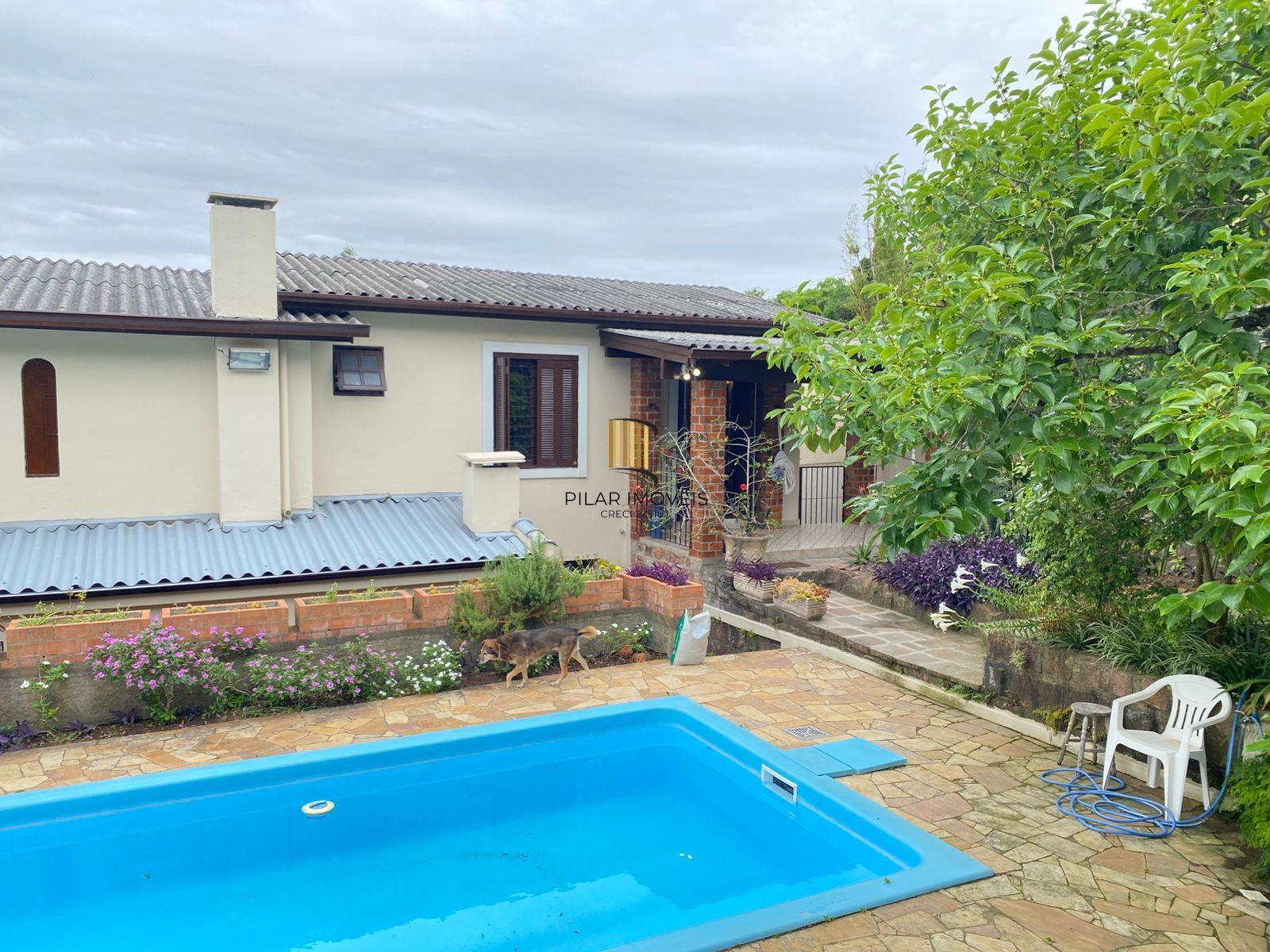 Casa Residencial à Venda em Porto Alegre