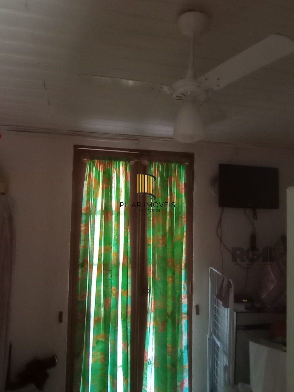 Sobrado para Venda - 36m², 2 dormitórios, 1 vaga - Guarujá, Porto Alegre