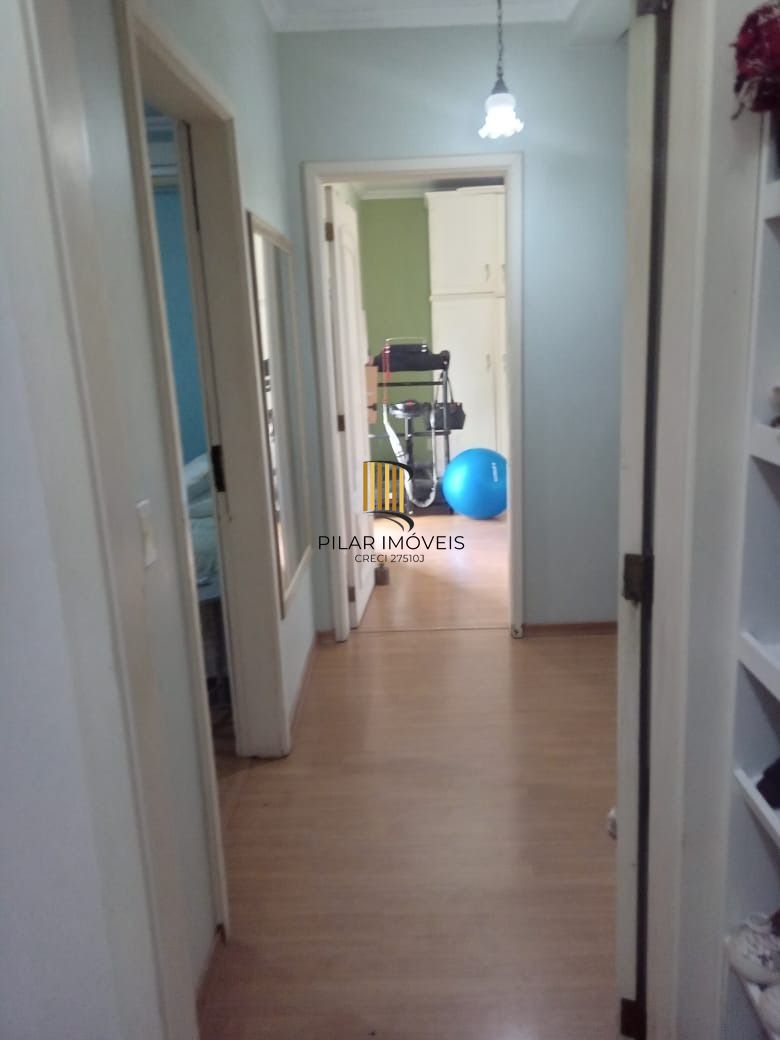 Casa sobrado  Comercial e Residencial de 4 dormitórios e 6 banheiros e 5 vagas de garagem