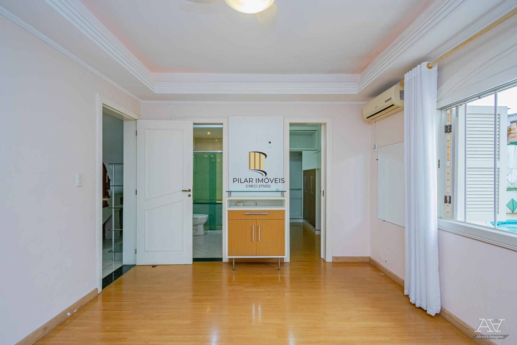 Linda Casa com 3 suítes no Santa Fé