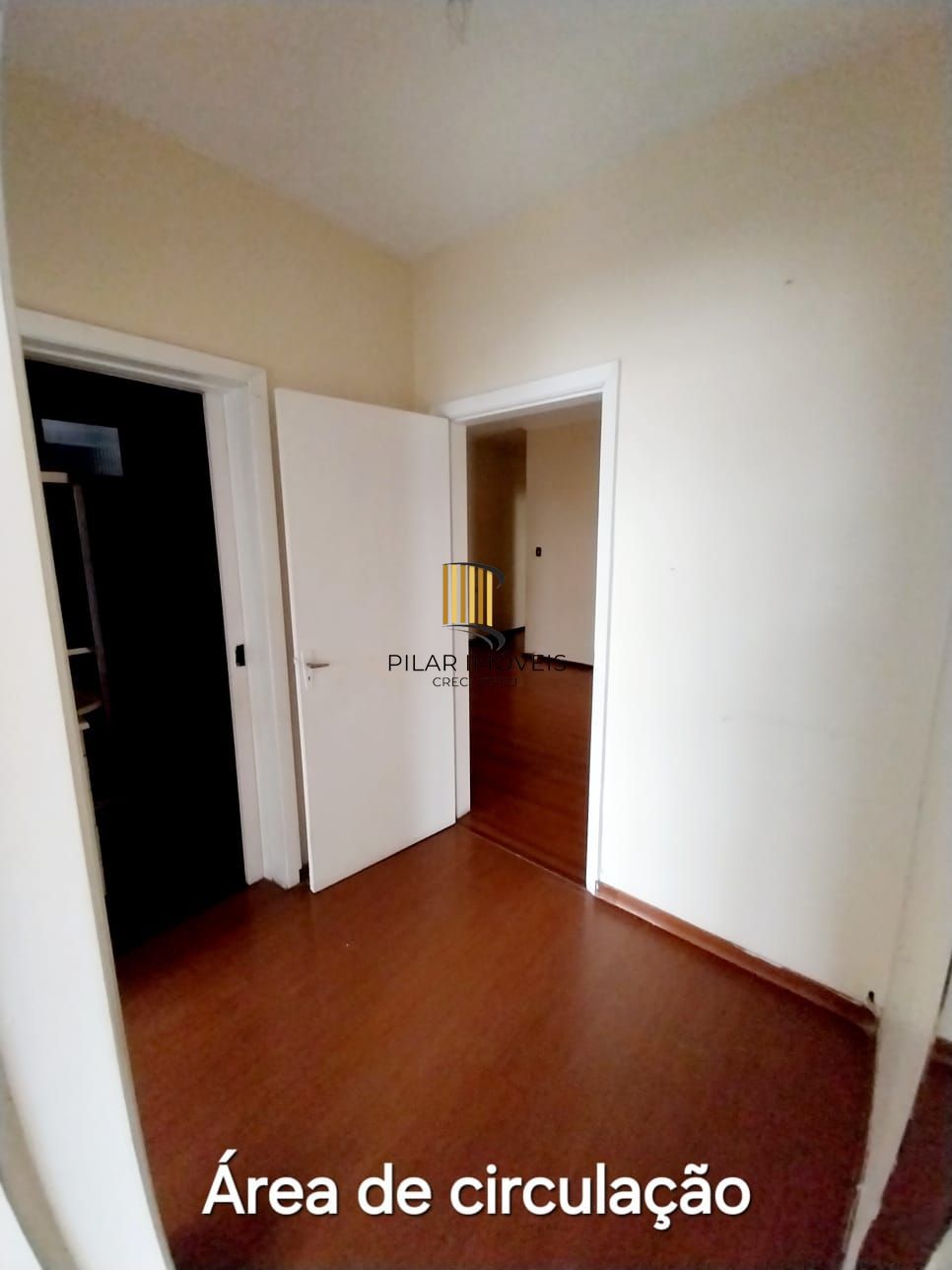 Apartamento com 03 quartos e 02 banheiros no Bairro Petrópolis