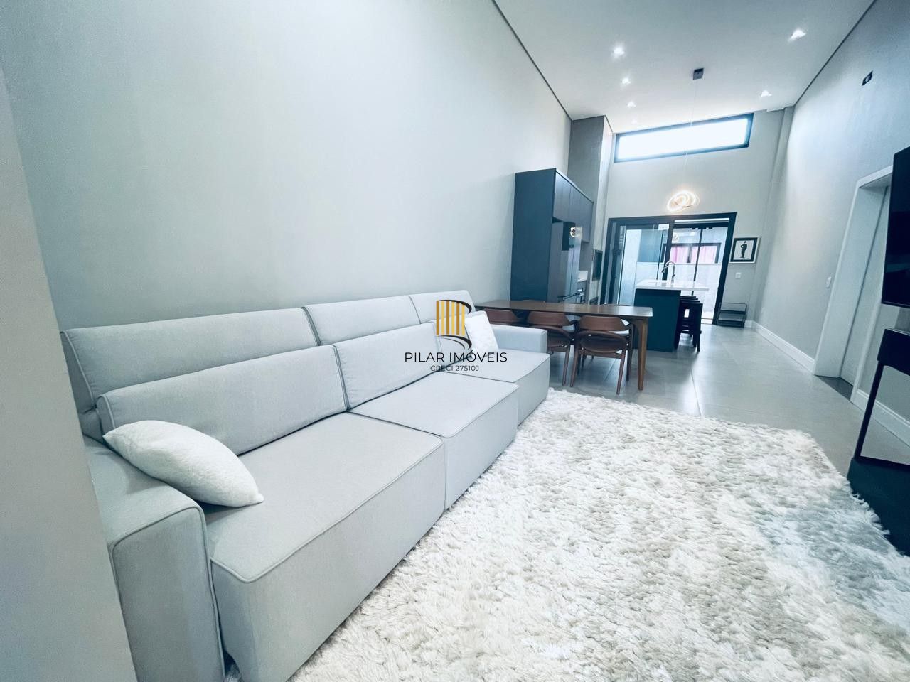 CASA EM CONDOMINIO TÉRREA,  3 SUÍTES 4 VAGAS DE GARAGEM, EM GRAVATAI RS