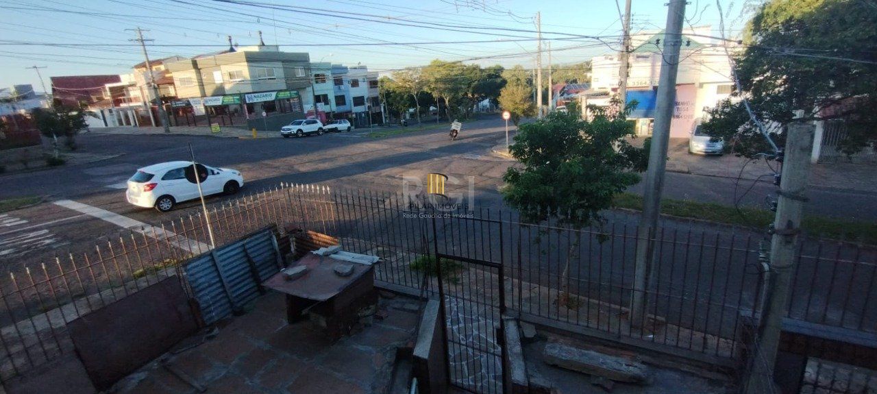 Casa de 4 dormitórios no bairro Parque Santa Fé