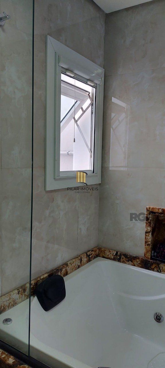 Casa com 2 dormitórios, sendo 1 suíte no bairro Florida em Guaíba