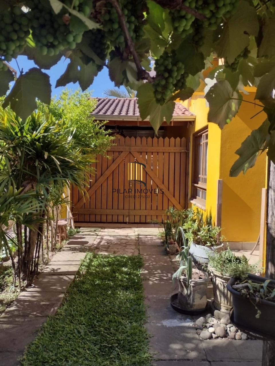 Casa para Venda - 693.6m², 5 dormitórios, sendo 3 suites, 4 vagas - Hípica