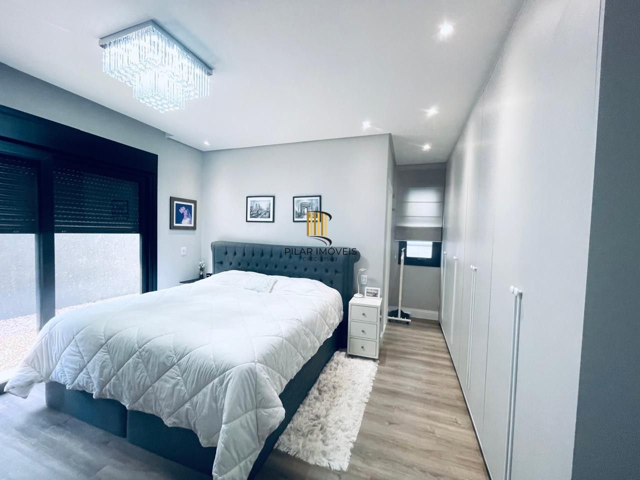 CASA EM CONDOMINIO TÉRREA,  3 SUÍTES 4 VAGAS DE GARAGEM, EM GRAVATAI RS