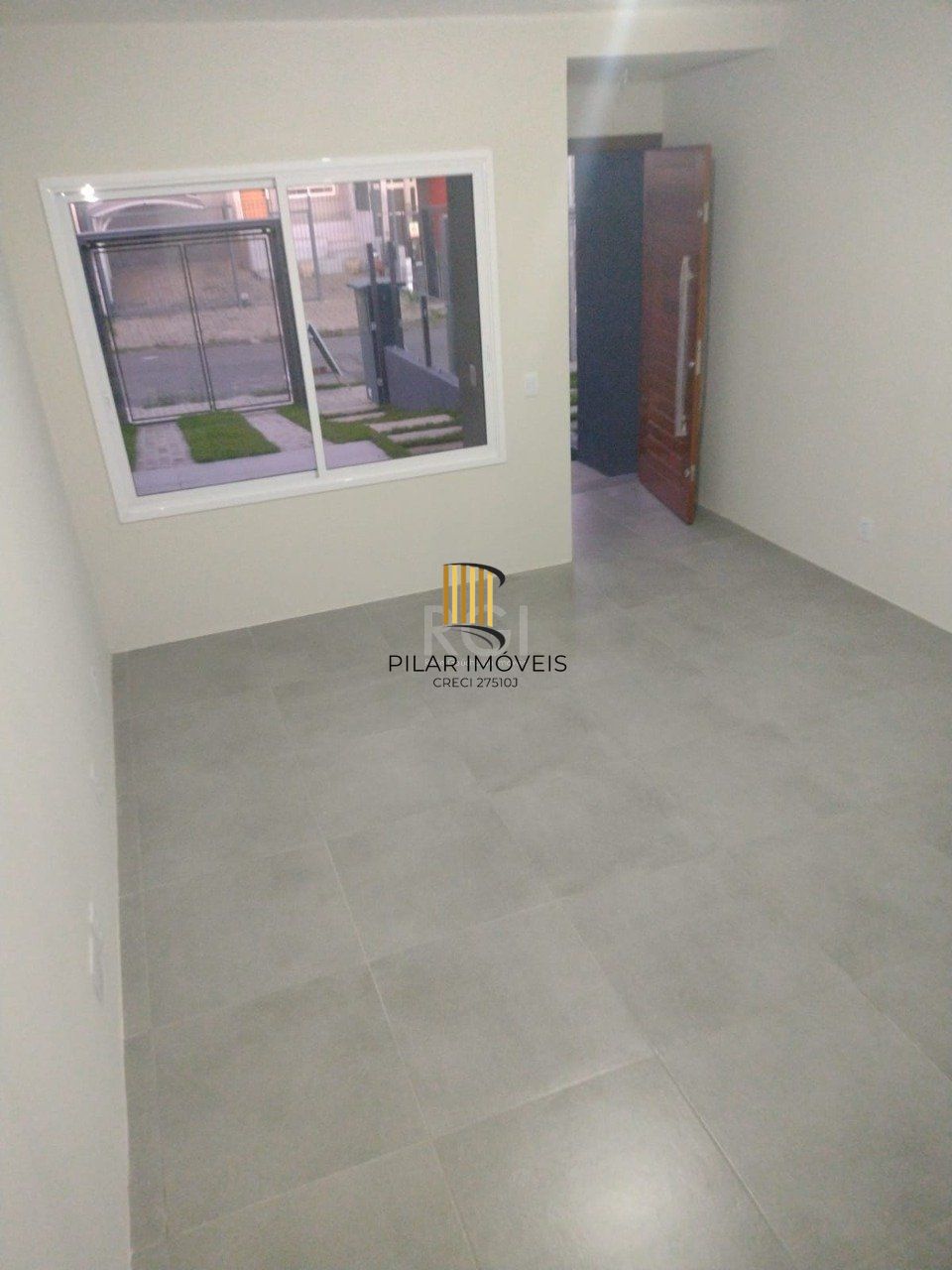 Casa 3 dormitórios, sendo 1 suites, 2 vagas - Guarujá, Porto Alegre RS