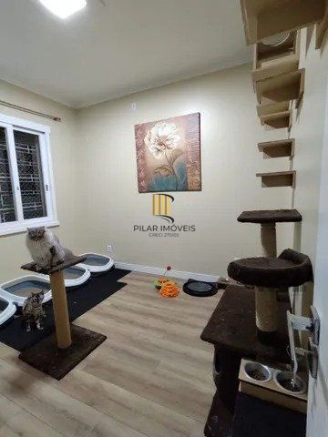 Excelente casa em Belém Novo na rua Eustáquio Inácio da Silveira próximo ao Colégio Glicério Alves. Casa grande com 3 quartos, escritório