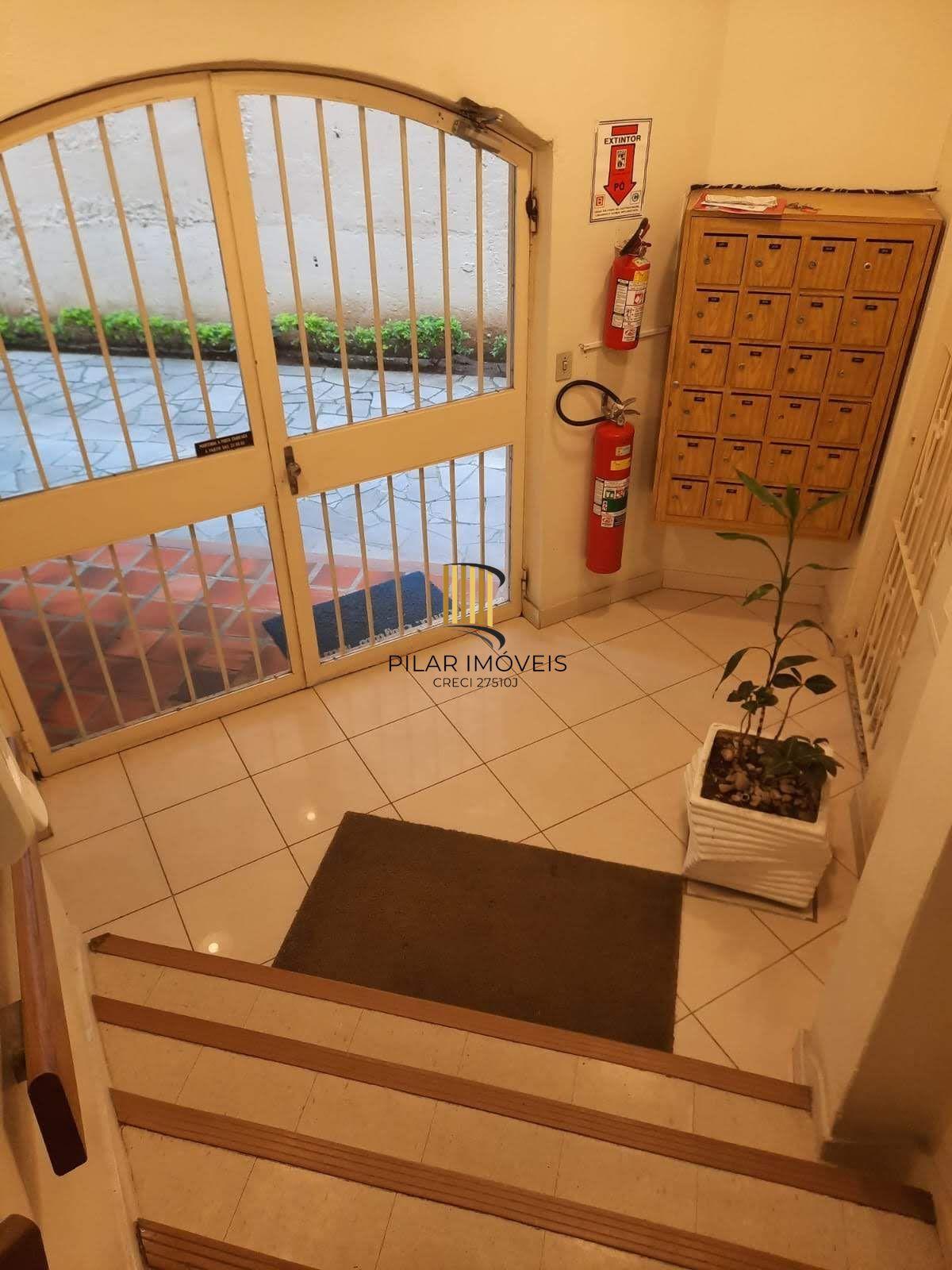 Apartamento de 1 dormitório e 1 vaga de garagem sem elevador !