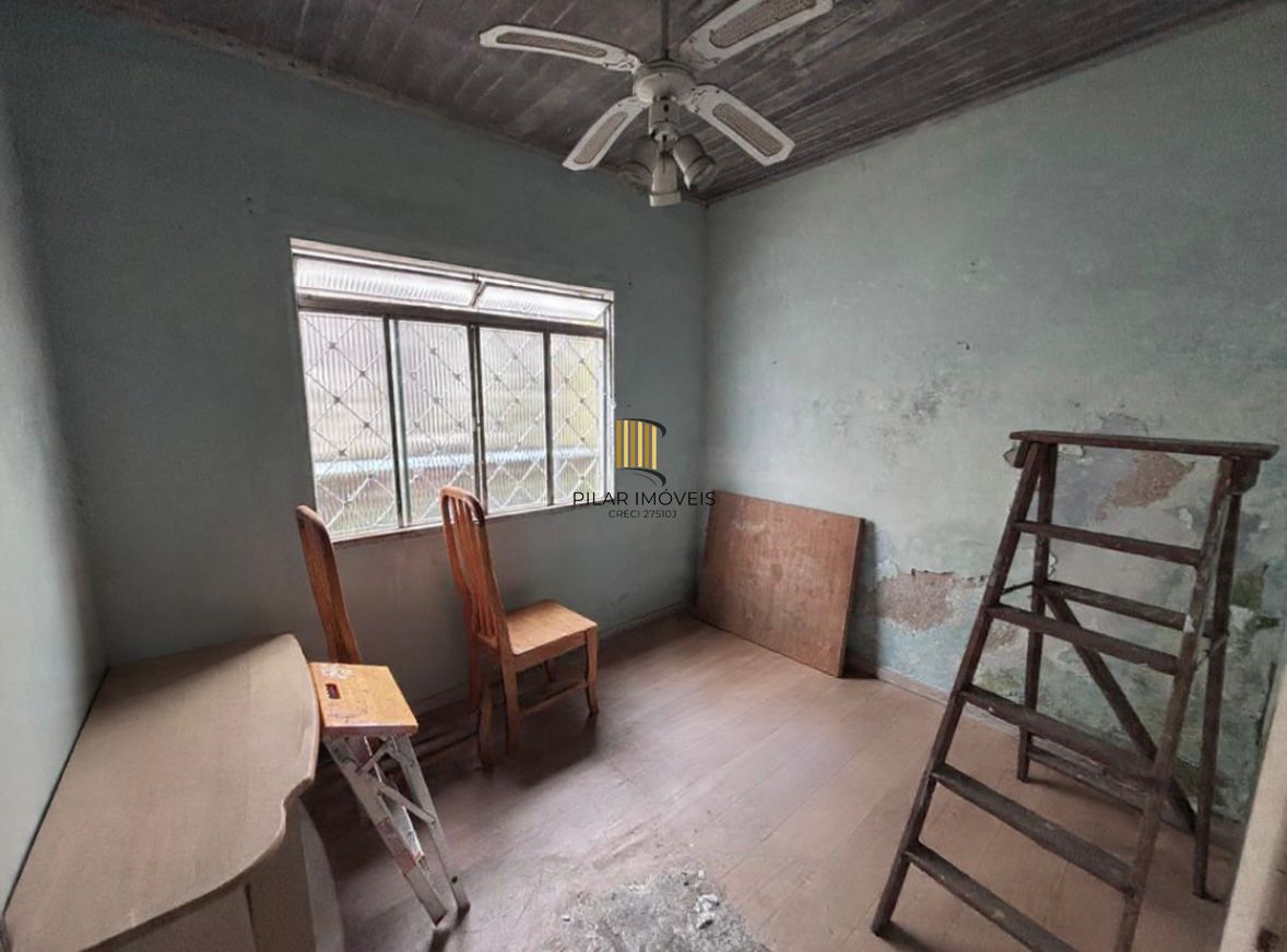 Casa em condomínio fechado no bairro Cristal em Porto Alegre/RS