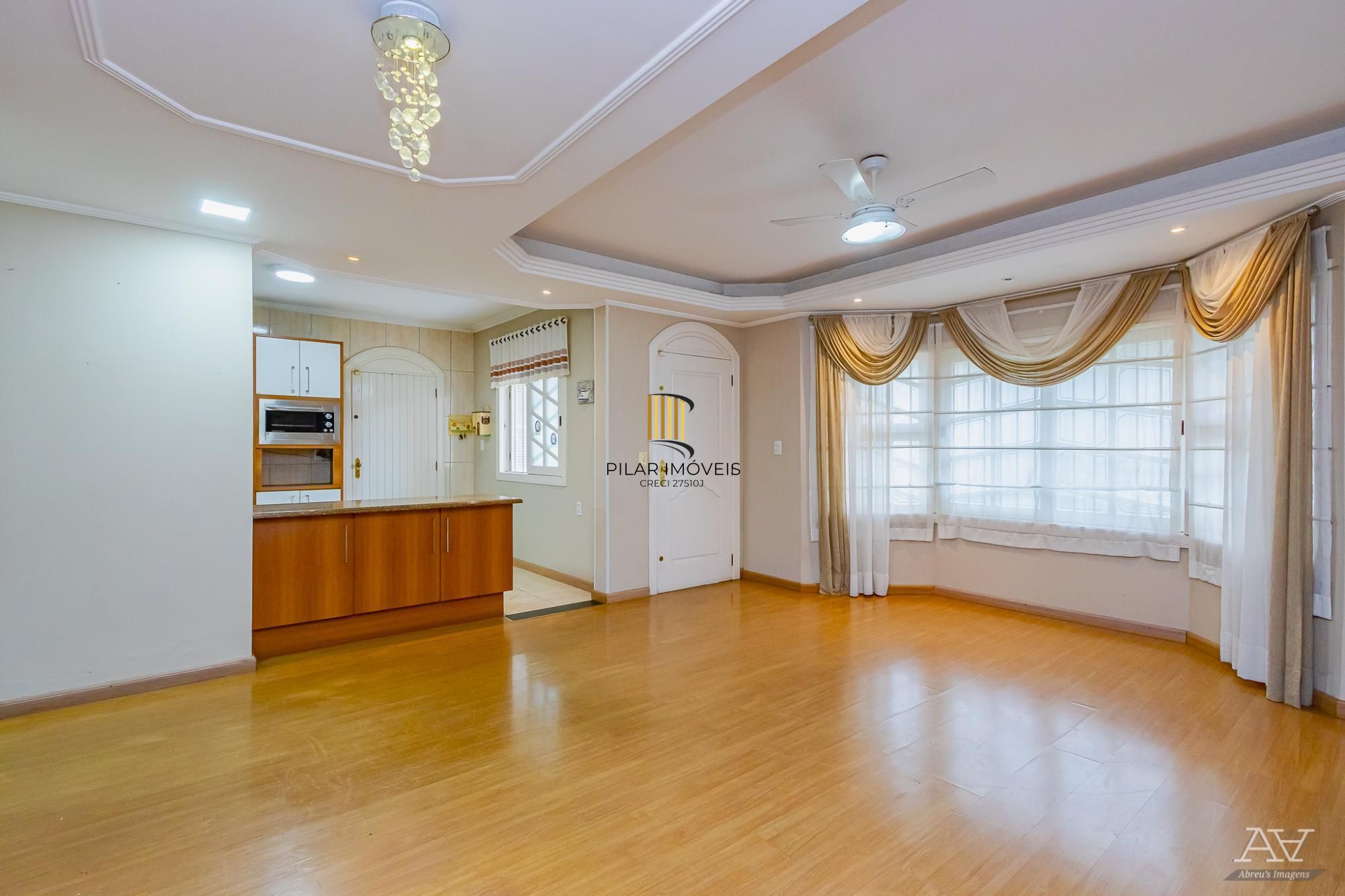 Linda Casa com 3 suítes no Santa Fé