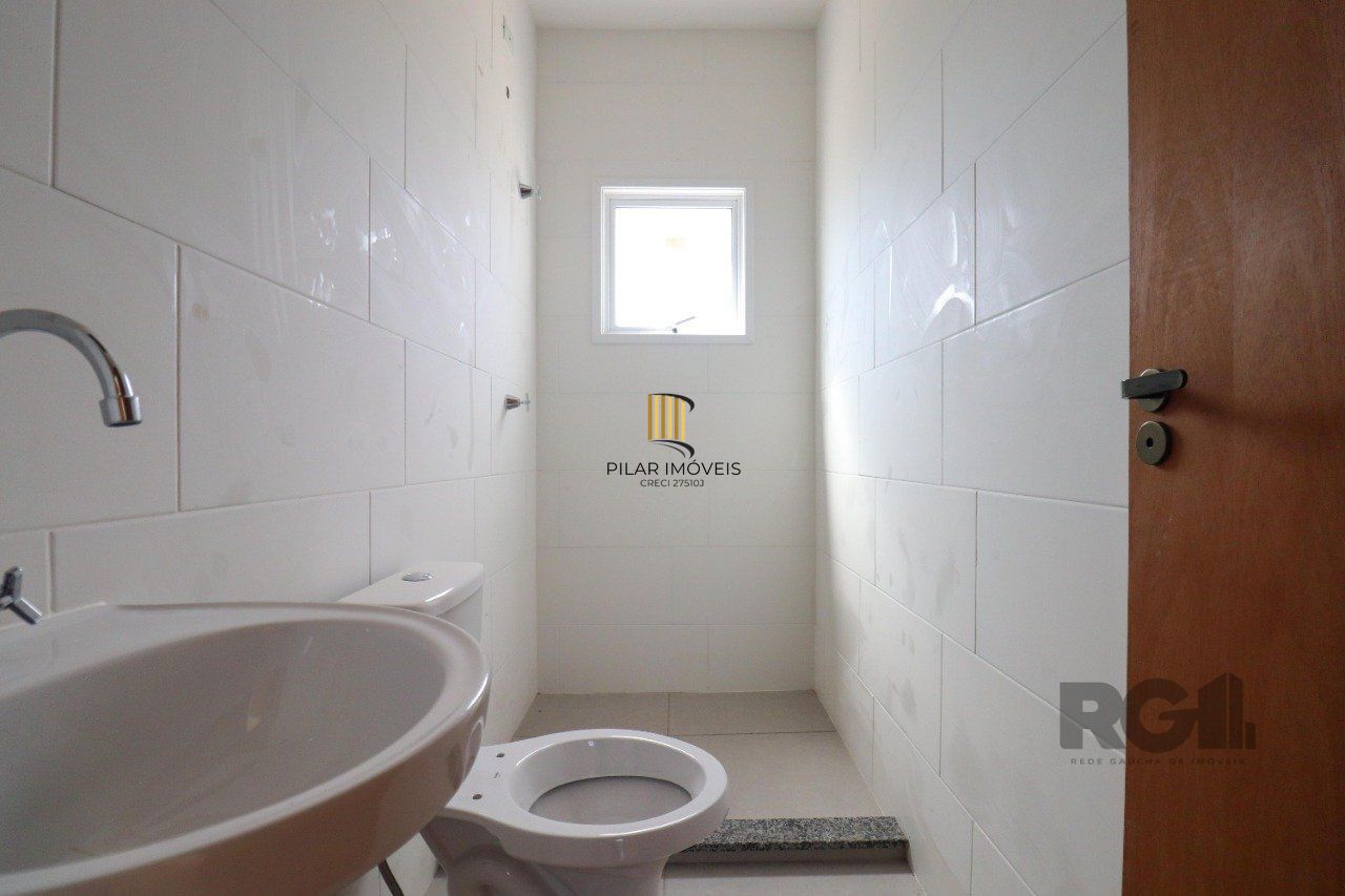 CASA ESTILO SOBRADO COM 2 QUARTOS E PÁTIO, À VENDA NO BAIRRO VILA NOVA, EM PORTO ALEGRE/RS