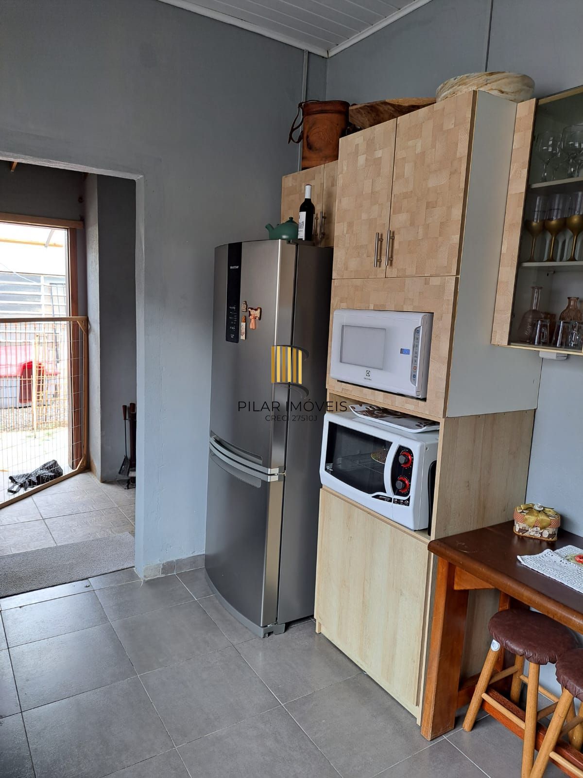 Casa com 02 quartos (01 suíte), 03 vagas no Bairro Sarandi em Porto Alegre