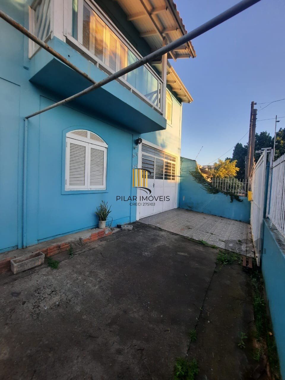 Casa 3 dormitórios no bairro Parque Amador