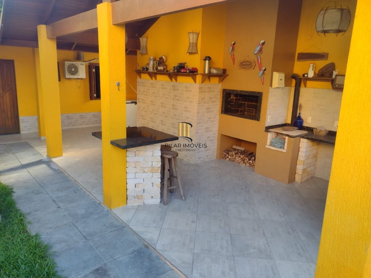 Casa para Venda - 693.6m², 5 dormitórios, sendo 3 suites, 4 vagas - Hípica