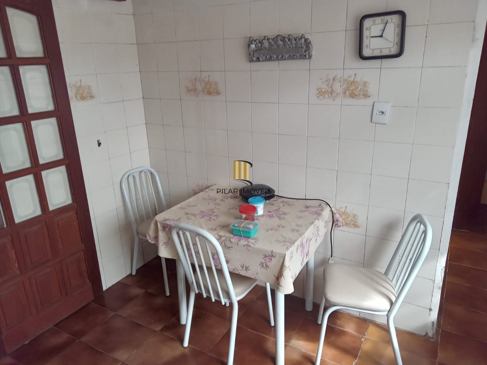 Casa com 3 dormitórios suíte , garagem para 3 carros !