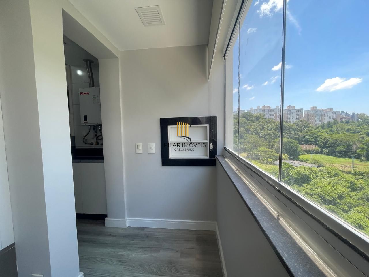 Impecável apartamento semimobiliado, 2 dormitórios, 2 banheiros e 1 vaga coberta