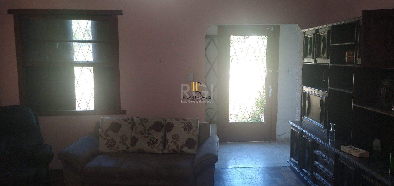 Casa de 4 dormitórios na Av. Teresópolis bairro Teresópolis