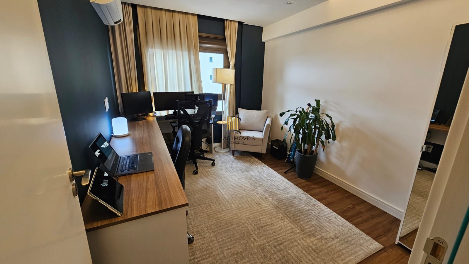 Apartamento de 2 dormitórios 2 suítes , vaga dupla coberta escriturada !