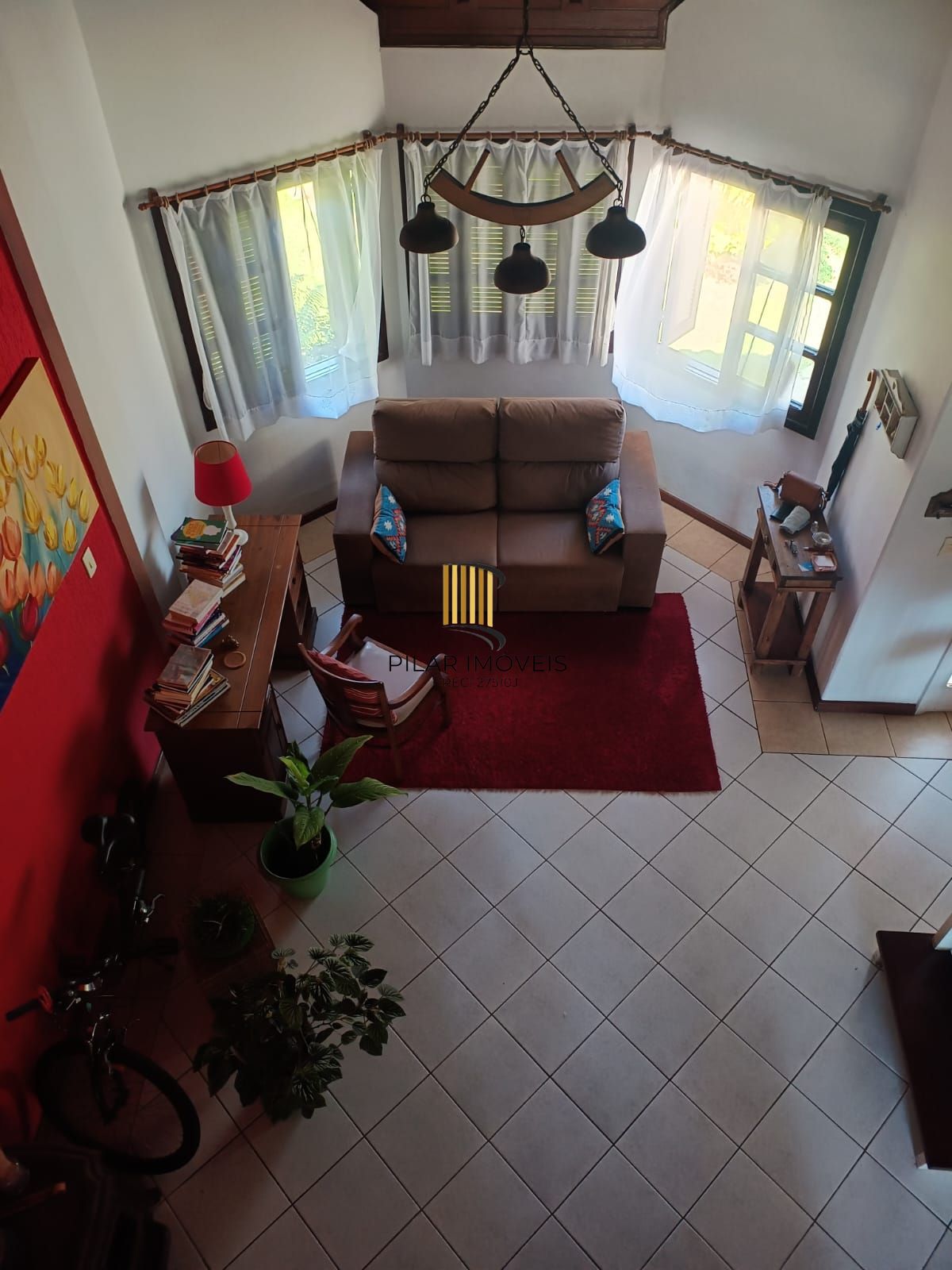 CASA COM PISCINA NA TRISTEZA