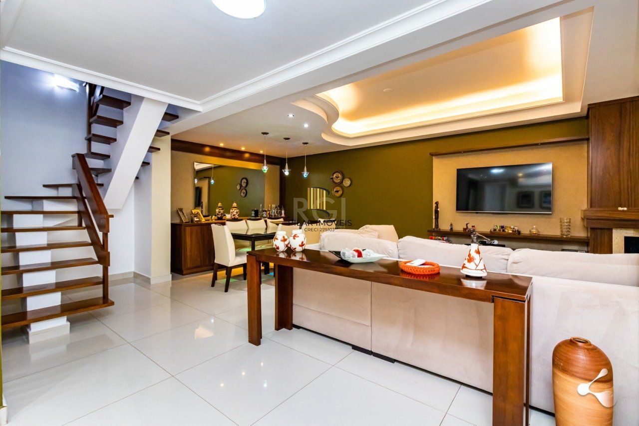CASA 4 DORMITÓRIOS COM GARDEM NO GUARUJA - PORTO ALEGRE - RS