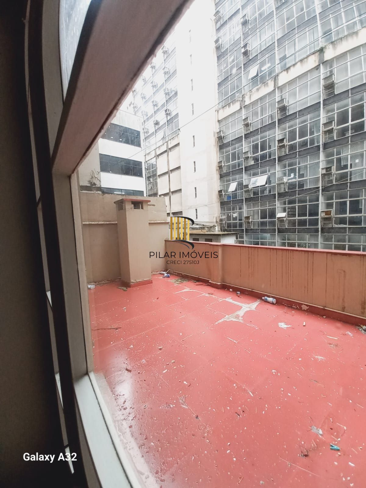 AMPLO APARTAMENTO NO CENTRO HISTÓRICO