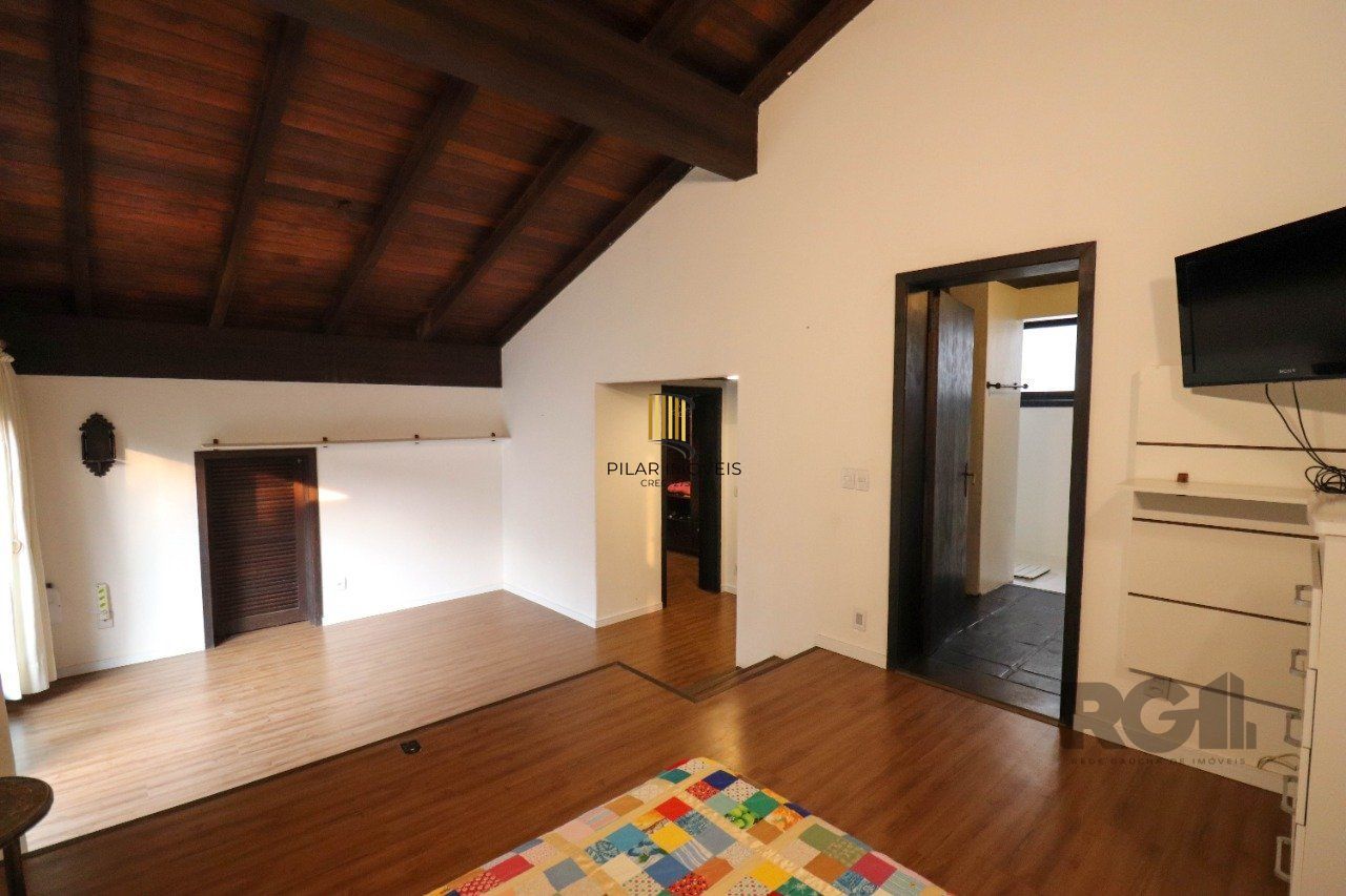 Casa para Venda - 523.36m², 6 dormitórios, sendo 2 suites, 2 vagas - Vila Conceição, Porto Alegre