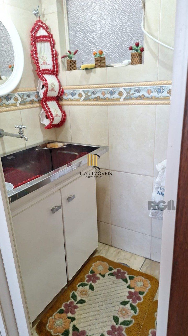 APARTAMENTO 2 DORMITORIOS, GARAGEM COBERTA, DEPEDENCIA DE EMPREGADA, TERCEIRO ANDAR NO PASSO DA AREIA, PORTO ALEGRE RS