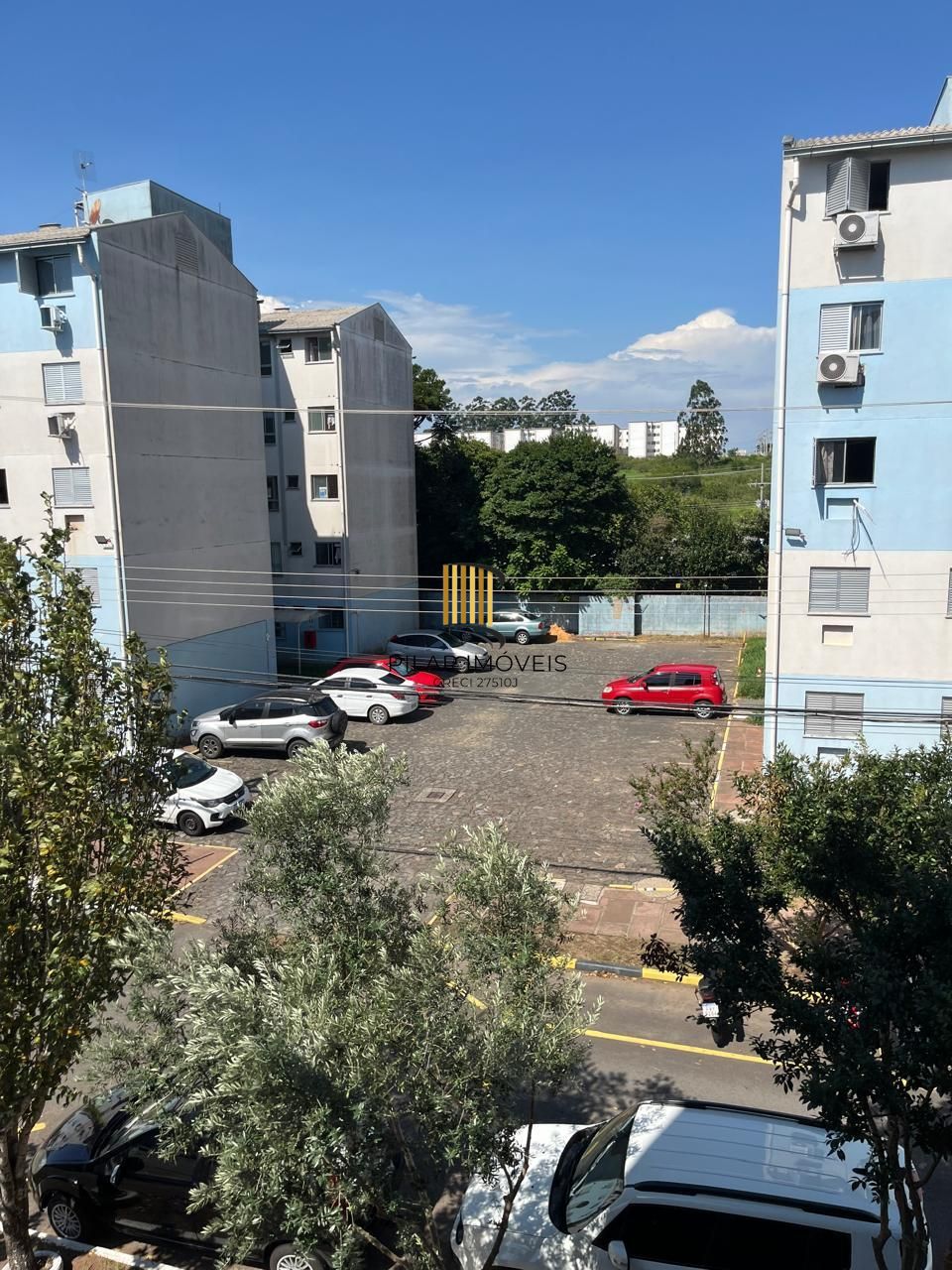 Apartamento com 02 quartos e 01 vaga no Bairro Rubem Berta