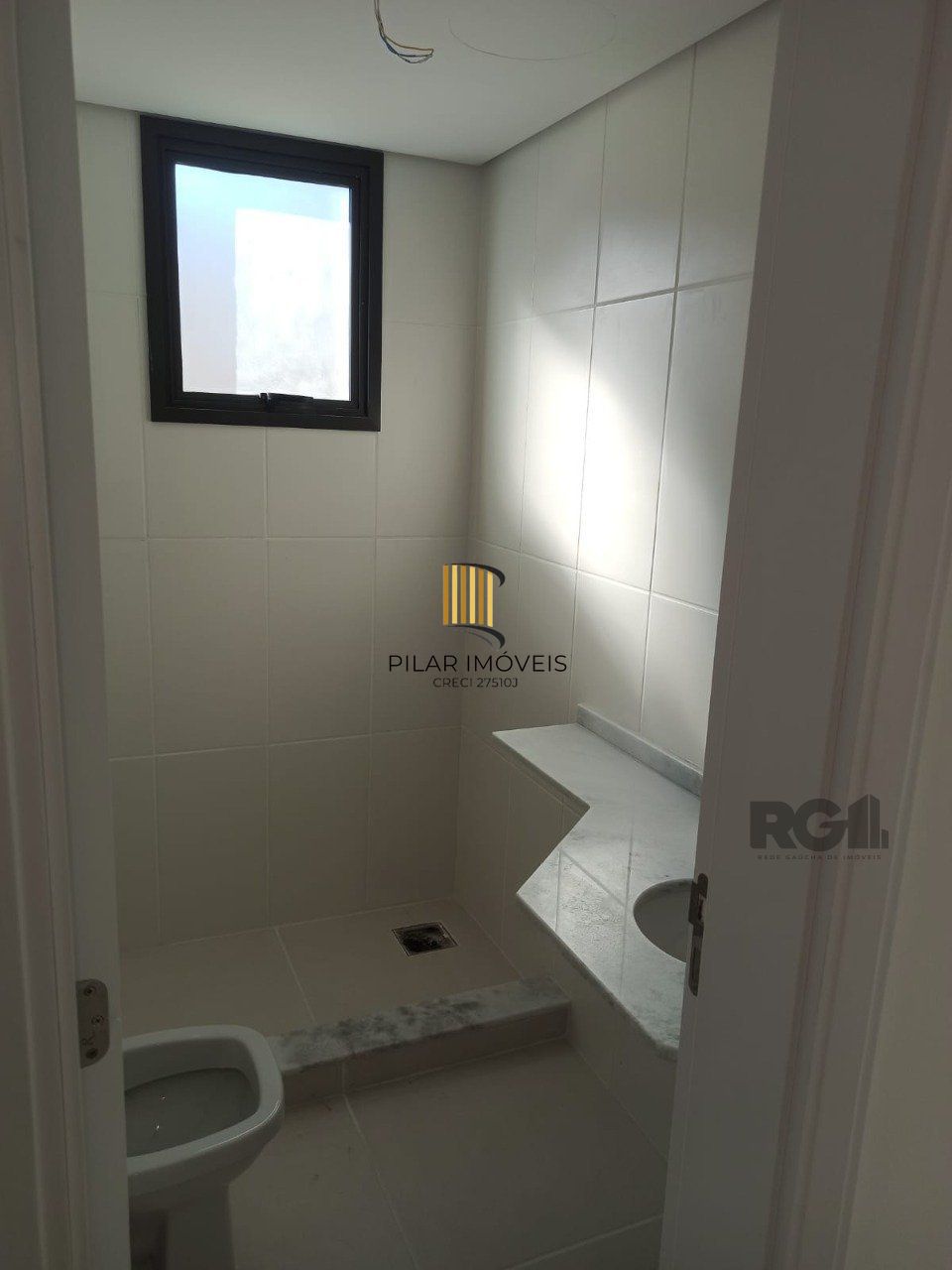 Grande OPORTUNIDADE!! Lindo Apartamento, com amplo Garden privado!!! Sua localização privilegiada, é com certeza um diferencial de destaque deste imóvel