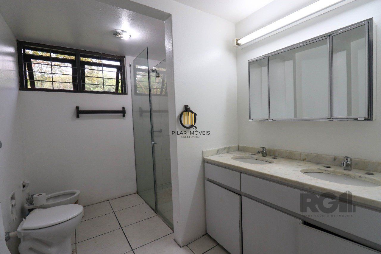 Casa para Venda - 523.36m², 6 dormitórios, sendo 2 suites, 2 vagas - Vila Conceição, Porto Alegre