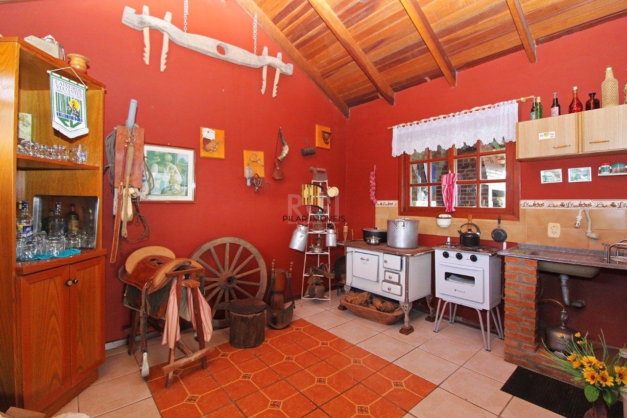 Casa para Venda - 339m², 3 dormitórios, 2 vagas - Vila Nova, Porto Alegre
