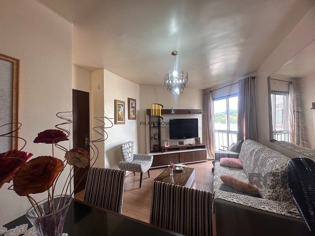 Apartamento a venda, dois dormitórios mobiliado no bairro Cristal.