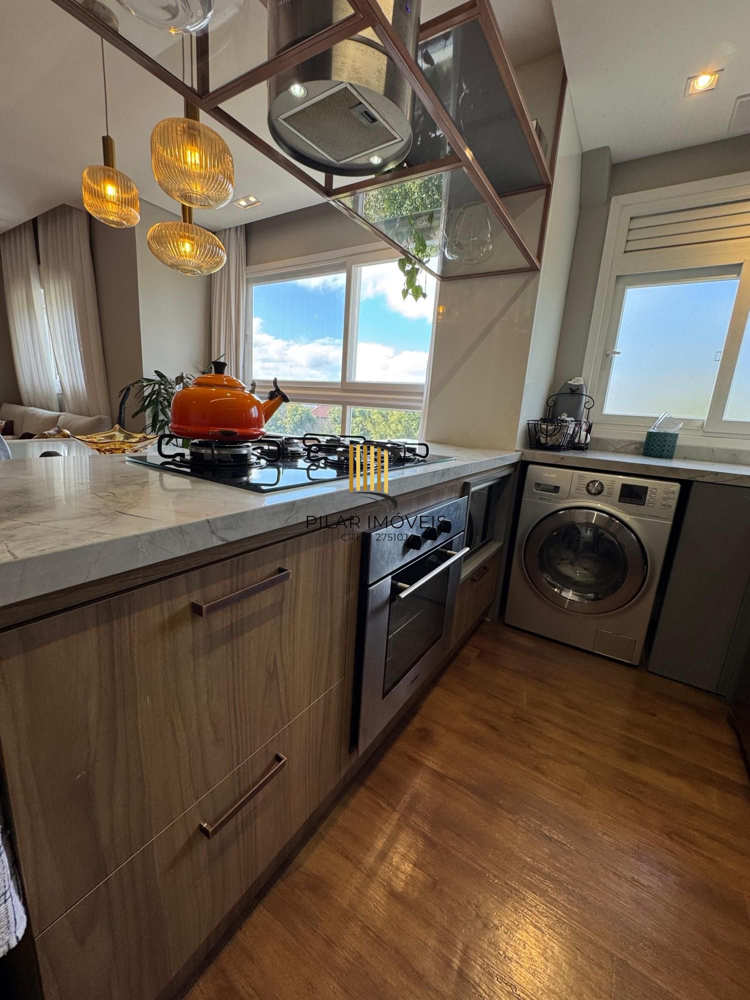 Apartamento com 02 quartos (01 suíte) e 01 vaga escriturada