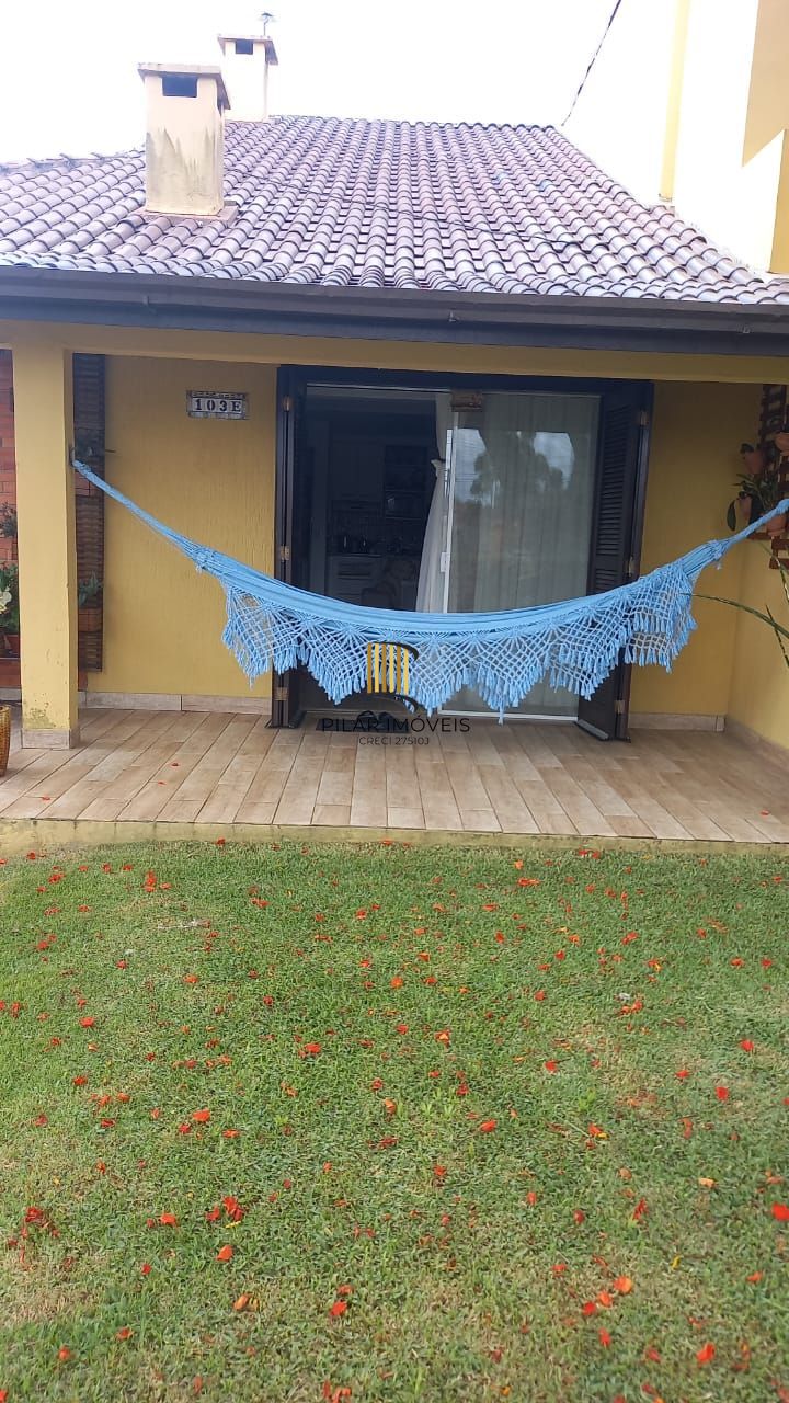 Casa em condominio com 2 dormitórios , 1 suíte ,1 vaga de garagem !