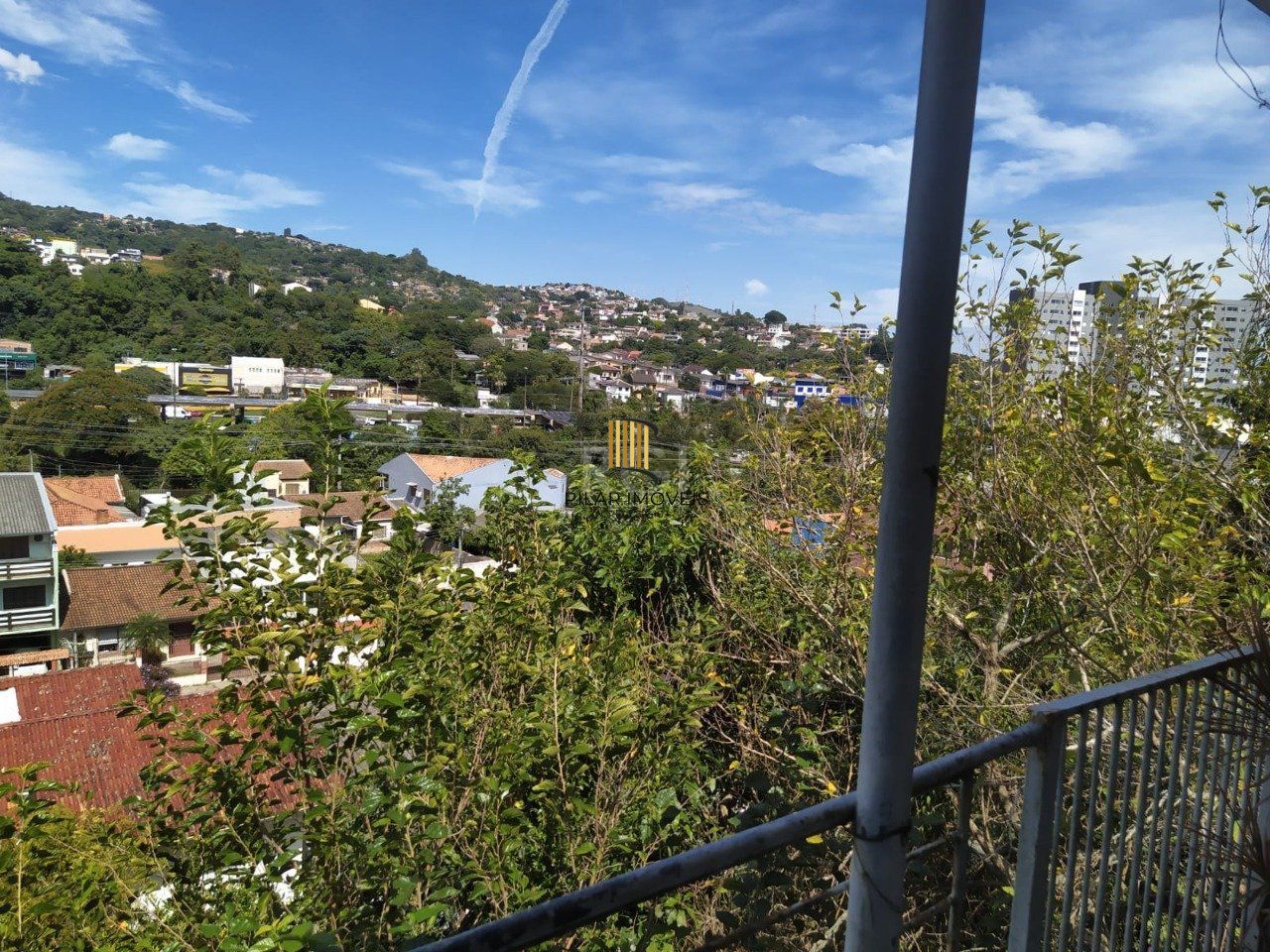 Casa com 5 dormitórios no bairro Jardim Carvalho
