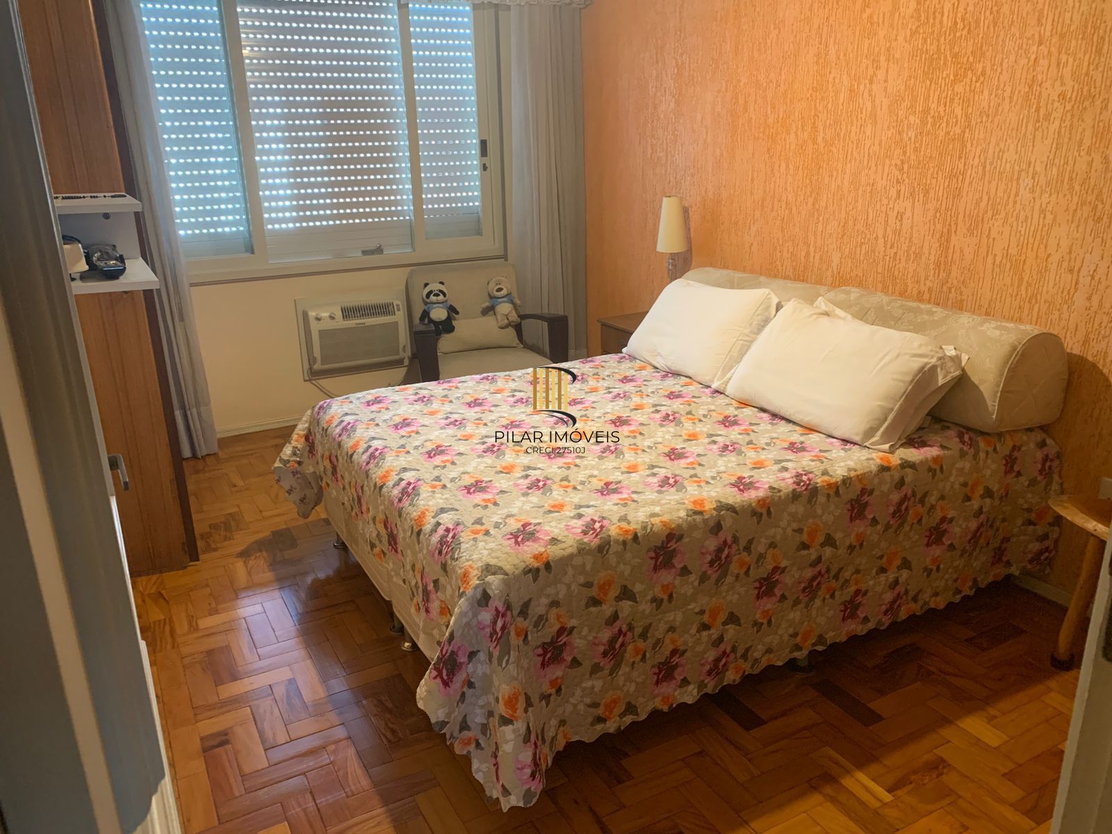 Apartamento 3 dormitórios com 2 banheiros e garagem no Menino Deus