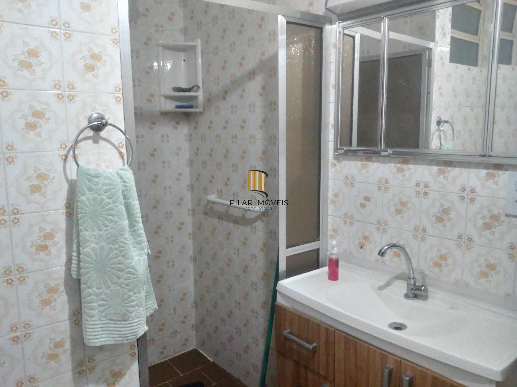 APARTAMENTO 2 DORMITÓRIOS NO 2º PAVIMENTO 1º ANDAR LOCALIZADO  NO BAIRRO SÃO SEBASTIÃO