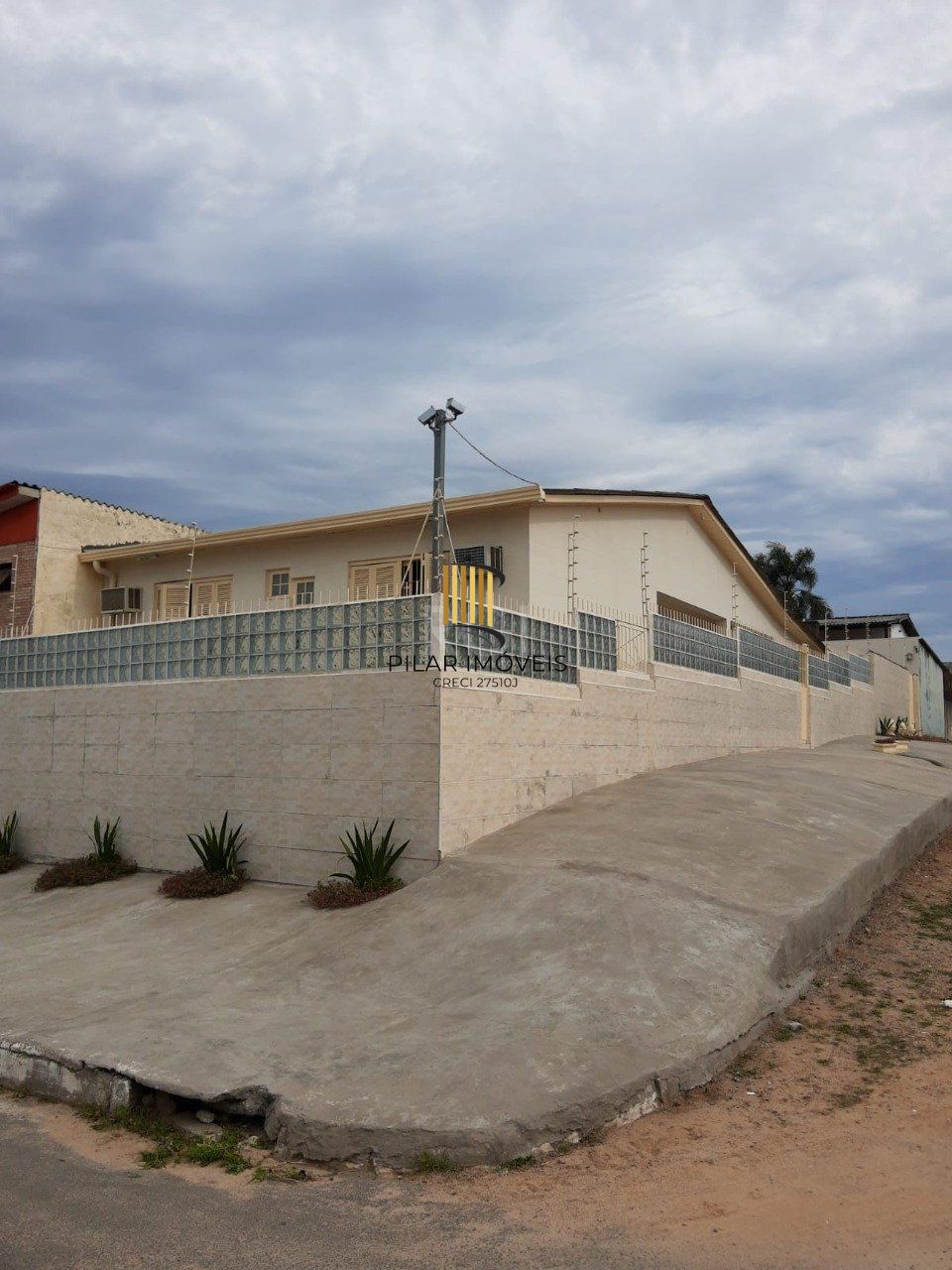Casa para Venda - 103.38m², 2 dormitórios, sendo 1 suites, 3 vagas - Cecília, Porto Alegre