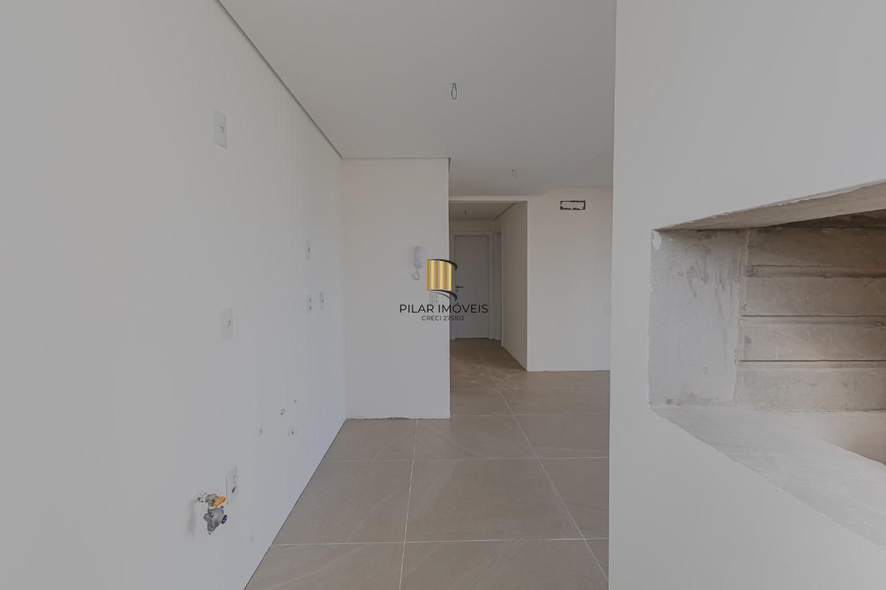 APARTAMENTO, 2 DORMITÓRIOS, 2 SUÍTES, VARANDA, VAGA DE GARAGEM, BAIRRO MENINO DEUS, PORTO ALEGRE/RS