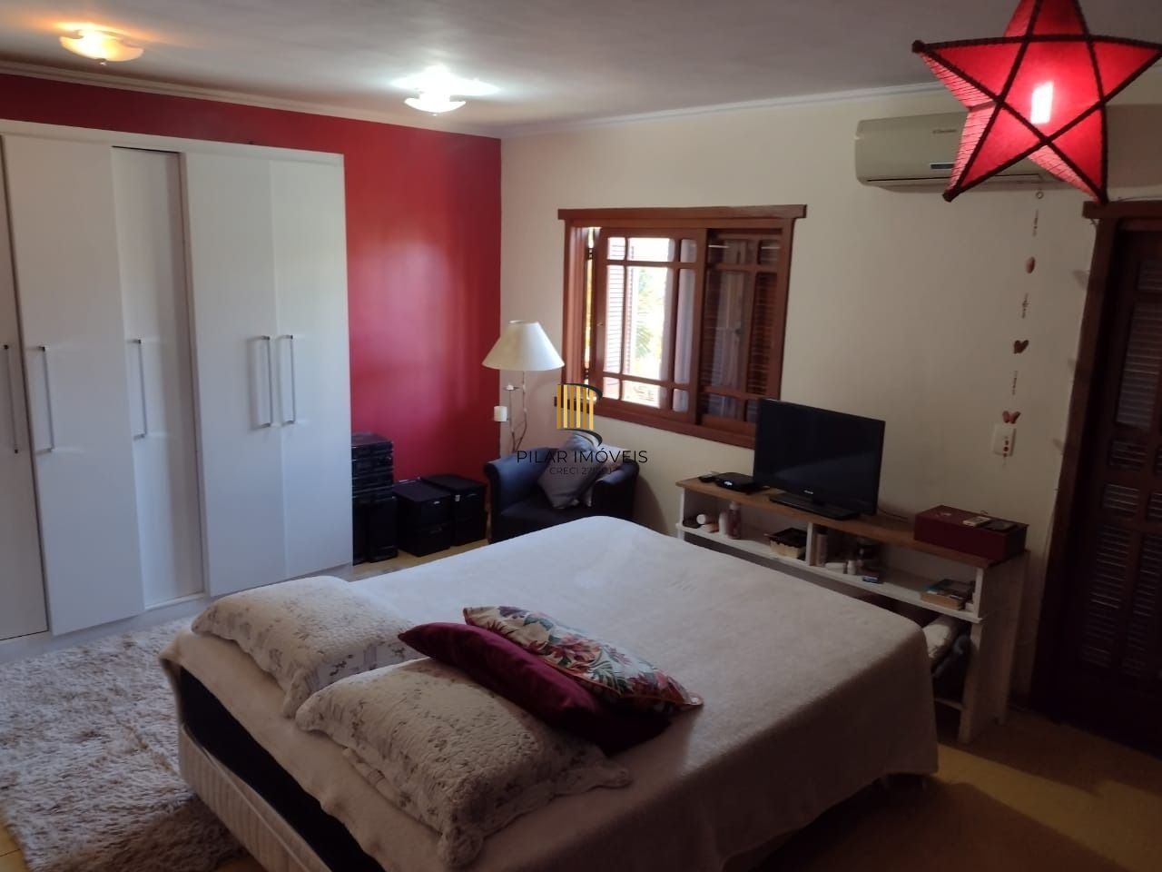 Casa para Venda - 693.6m², 5 dormitórios, sendo 3 suites, 4 vagas - Hípica