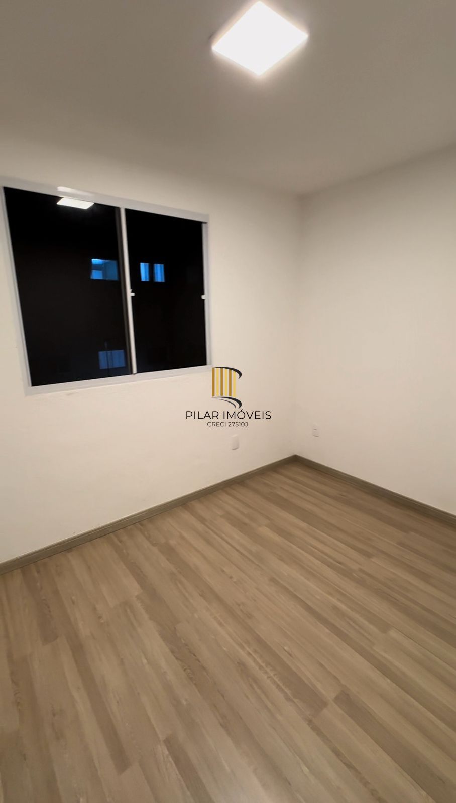 Apartamento com 02 quartos no Bairro Ipanema.