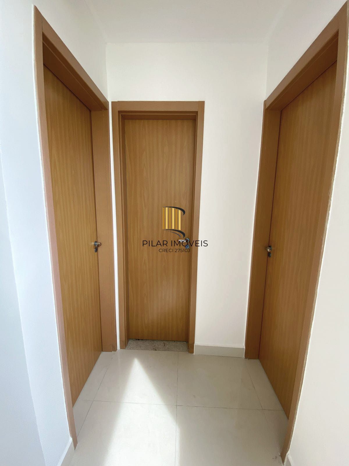 Apartamento com 02 quartos e 01 vaga escriturada no Bairro Jardim Leopoldina