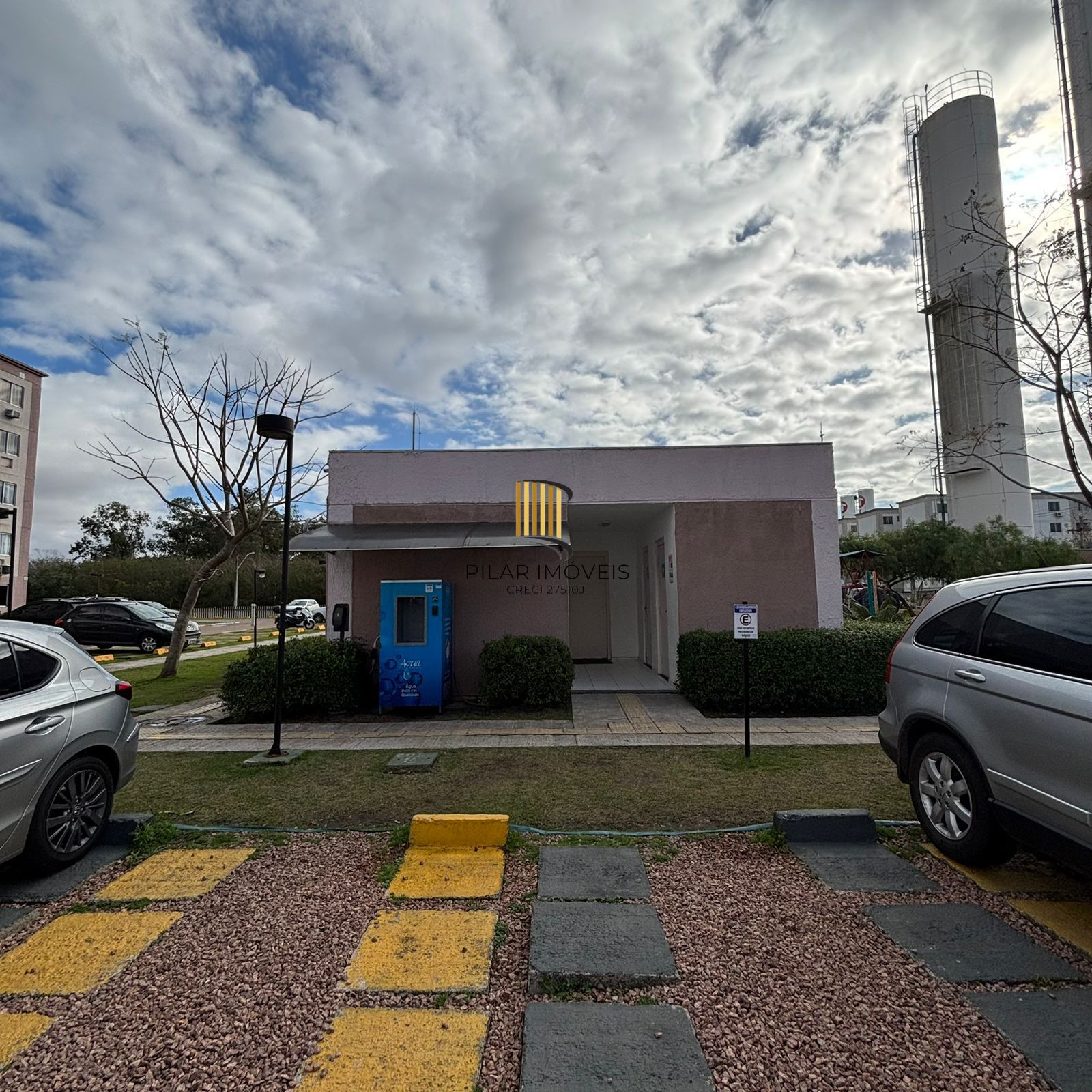 Apartamento com 02 quartos e 01 vaga fixa no Bairro Hípica