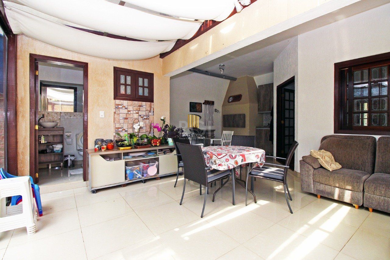 Casa 4 Suítes e 6 vagas de garagem no bairro Jardim Itu