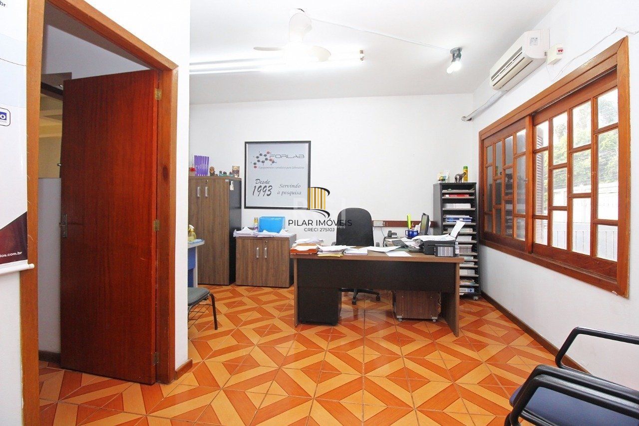 Casa para Venda - 339m², 3 dormitórios, 2 vagas - Vila Nova, Porto Alegre