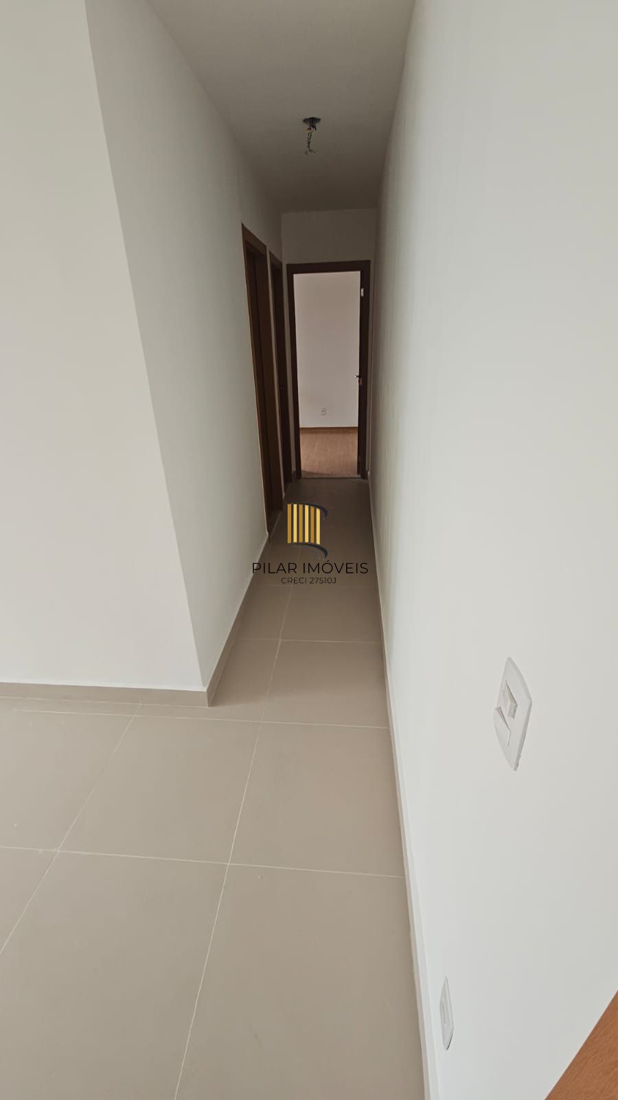 Apartamento de 2 dormitórios com 1 vaga de garagem , nunca habitado !