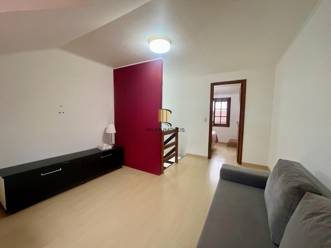 Casa em condomínio fechado  com 94m2, 3 dormitórios no bairro Camaquã.